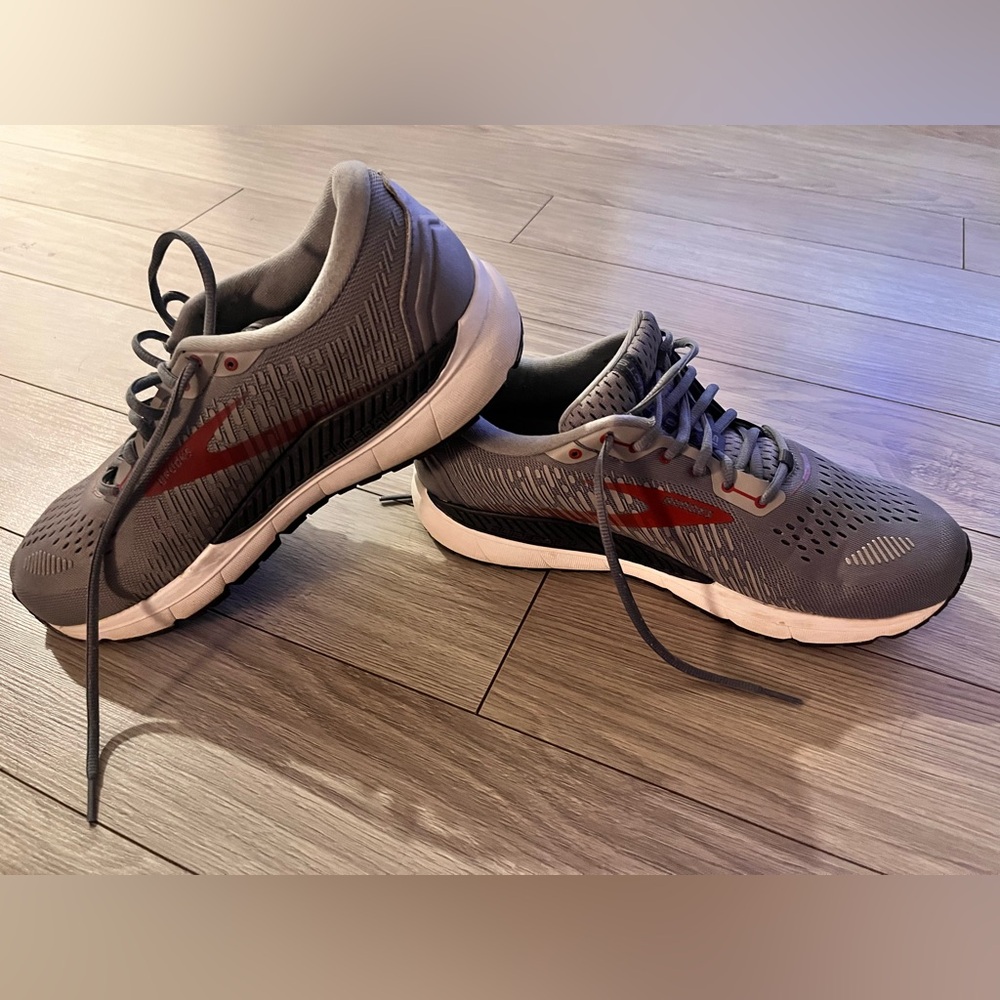 brooks men Addiction GTS 15 ( size 11W)